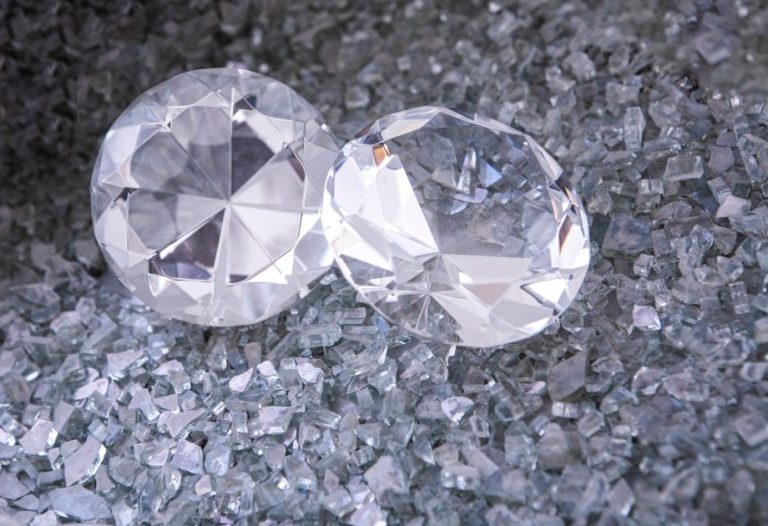 Asdiamant aan een ring - vakkundig geslepen en verwerkte herinnerings-diamant van Soul Gem